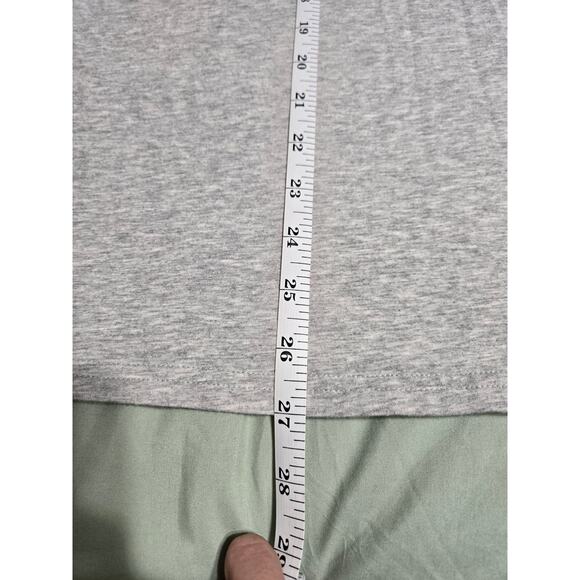 Amazon essentials xl women's grey turtle neck short sleeve shirt - Picture 7 of 7